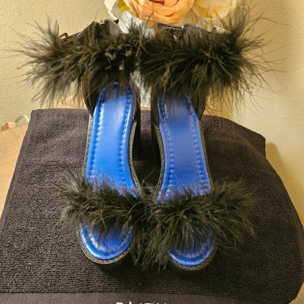 Chic Black Fur-Trimmed Platform Sandals